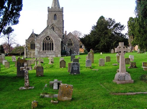 Commonwealth War Graves St Mary Churchyard