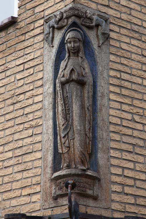 Monument 'Onze Lieve Vrouw van Banneux' #2