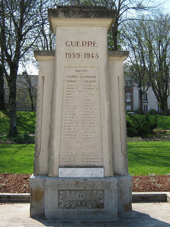 War Memorial Vannes #2