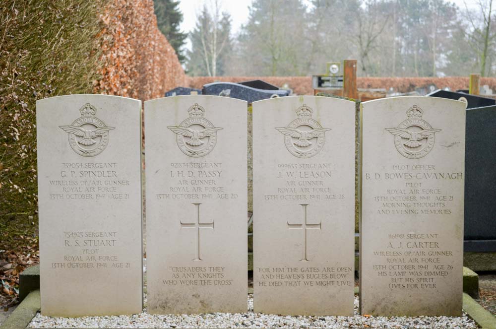 Commonwealth War Graves Horendonk (Essen) #3