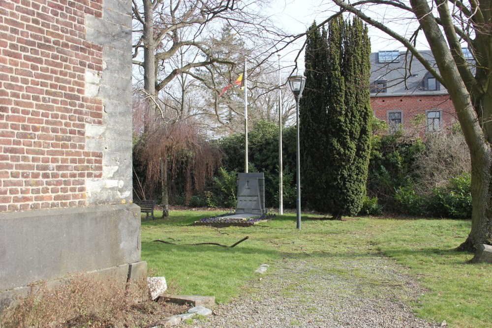 War Memorial Thorembais-les-Béguines #1