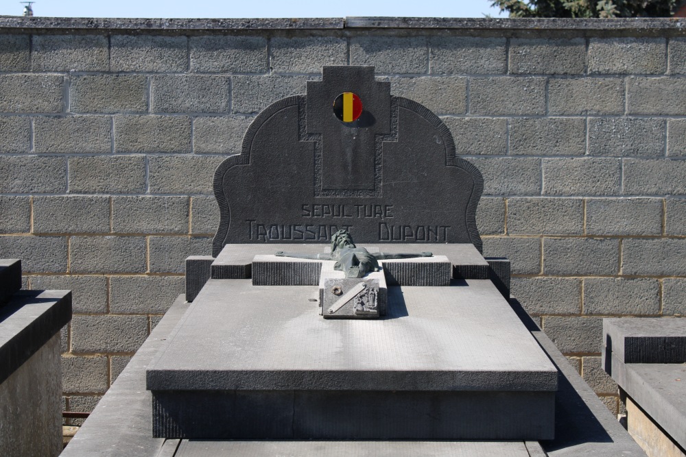 Belgian Graves Veterans La Bouverie #5