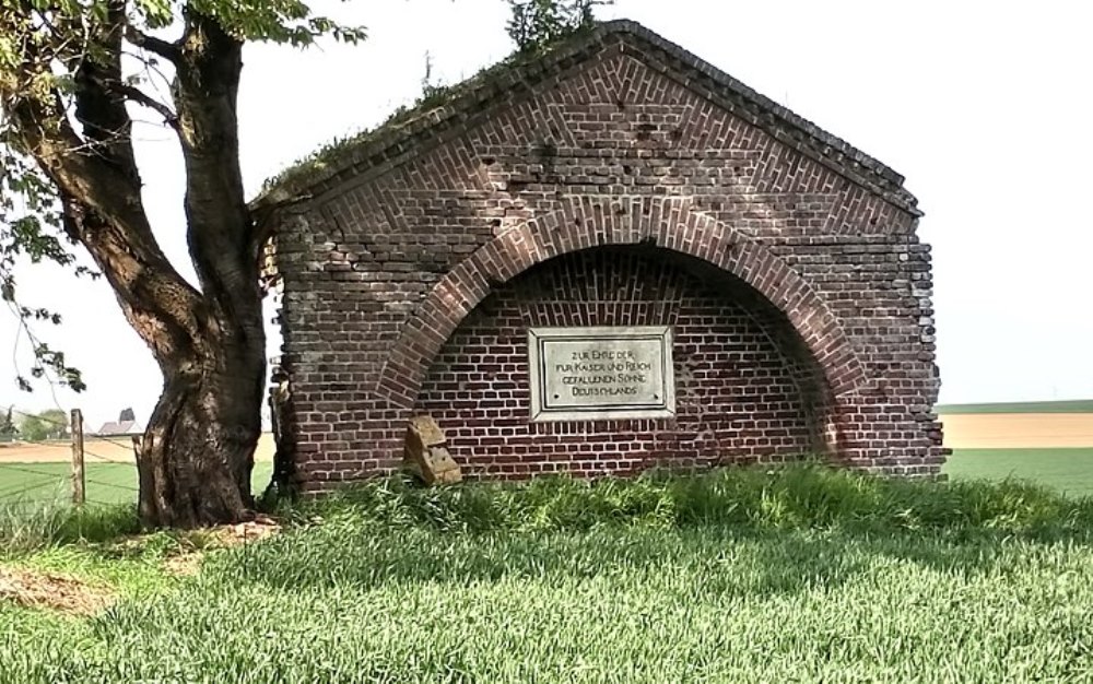 Duits Monument Flaucourt #1