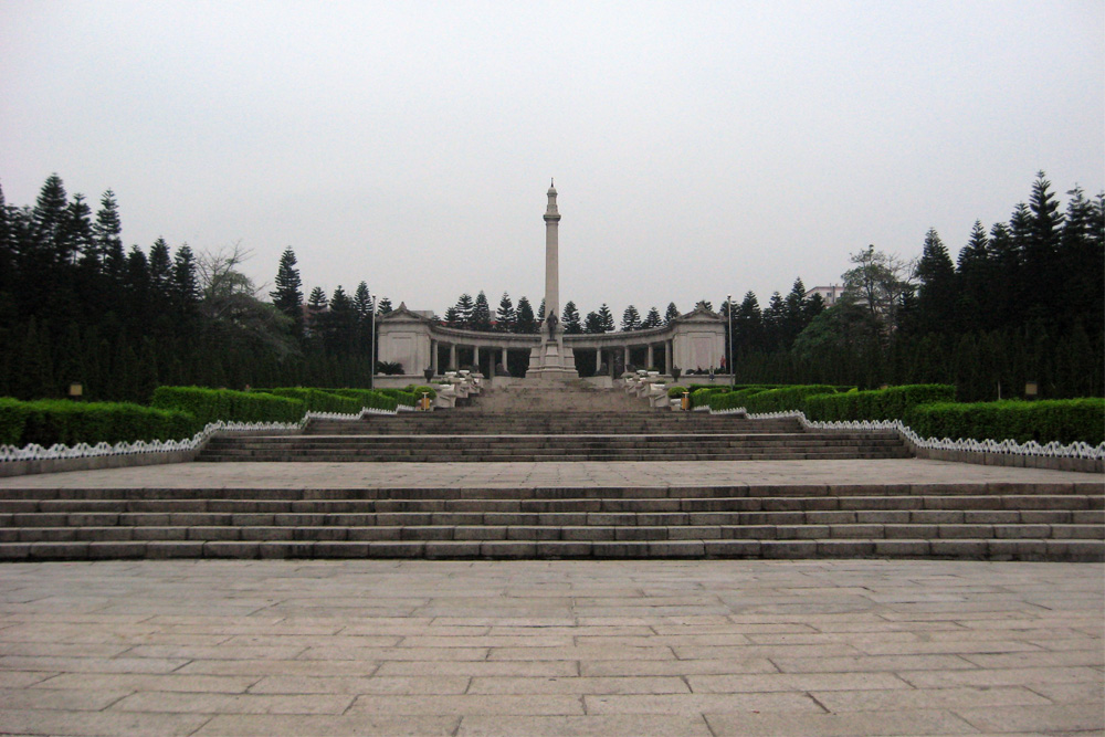 Mausoleum Chinese 19e Route Leger #1