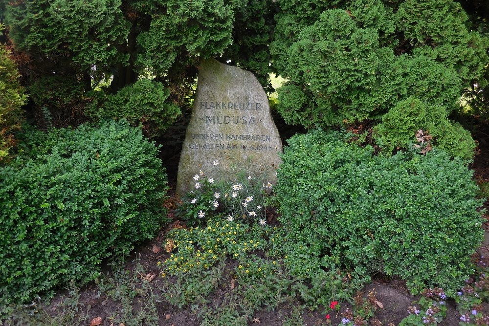 Memorial Stone Flakkreuzer 'Medusa' #1