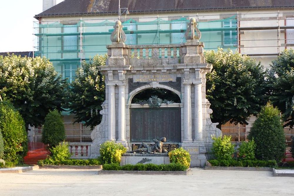 War Memorial Auray