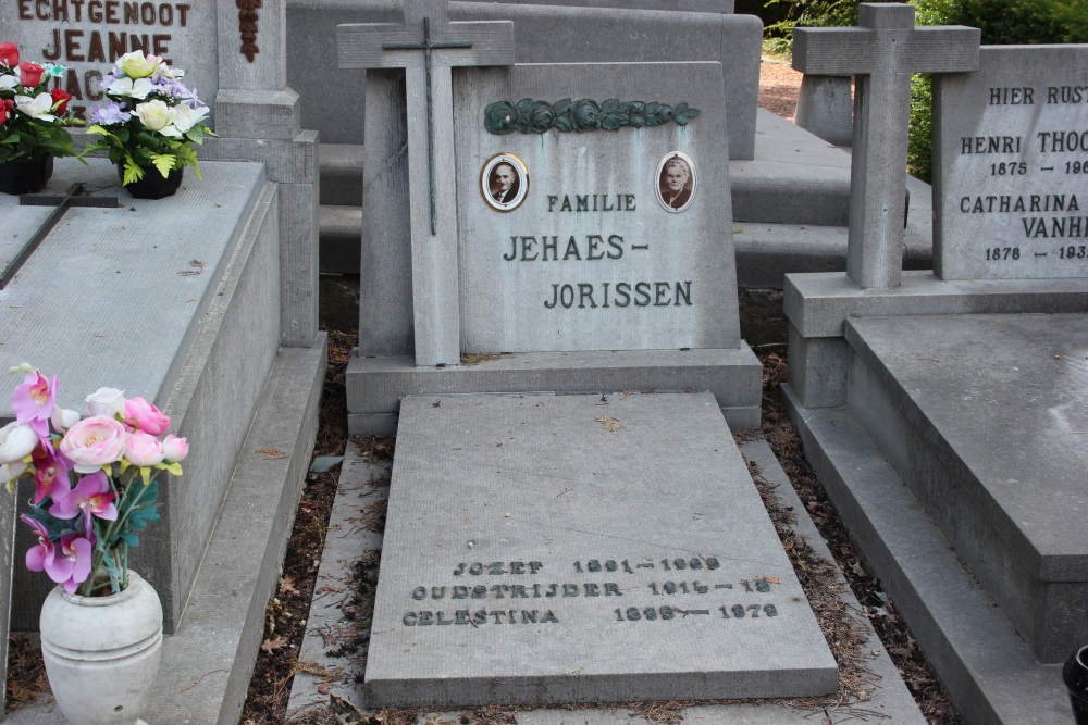 Belgian Graves Veterans Hoeselt #4