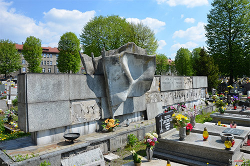 Graves Polish War Veterans Cemetery Chorzow #1