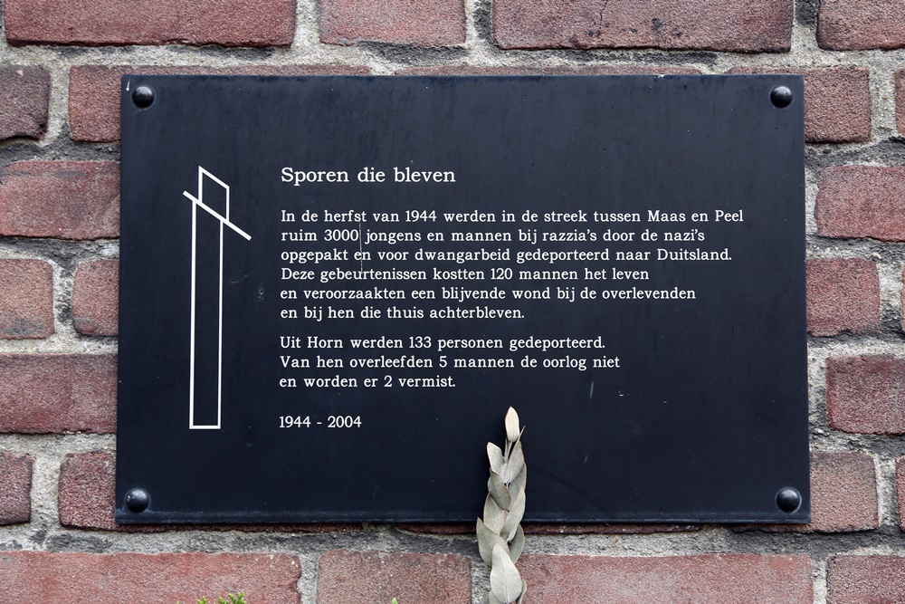 Monument 'Sporen die Bleven' Horn