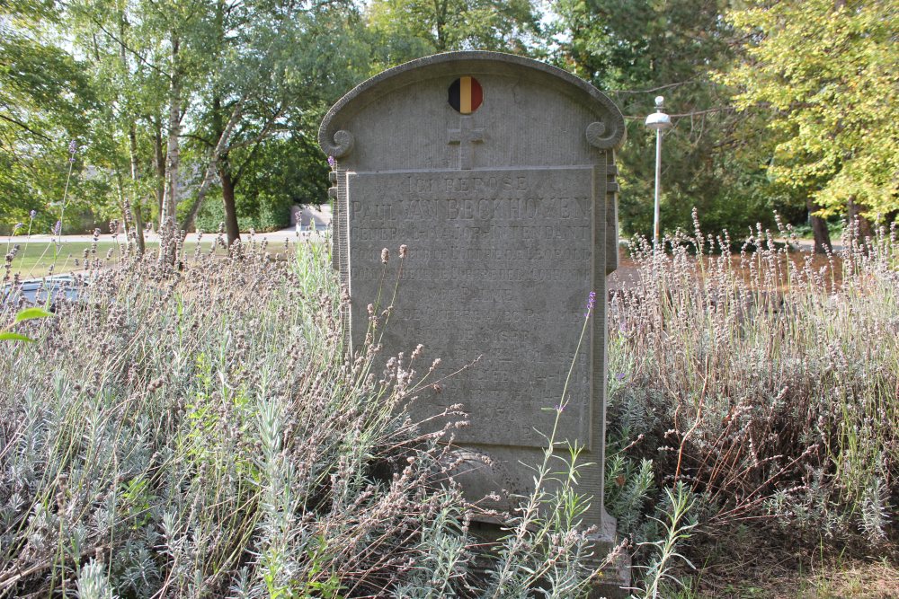 Belgische Graven Oudstrijders Rosires Kerkhof #4