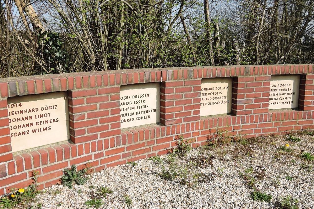 War Memorial Gerderhahn #4