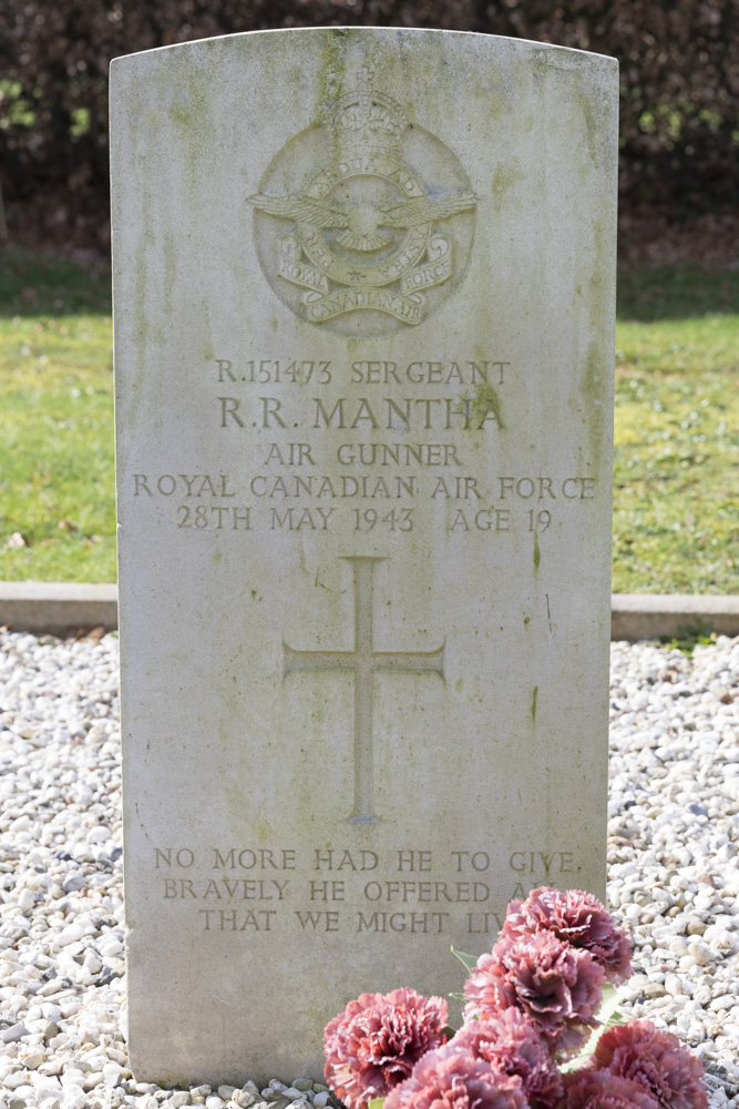 Commonwealth War Graves General Cemetery Raalte #3