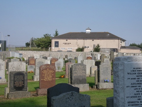 Commonwealth War Graves Oldmeldrum Cemetery