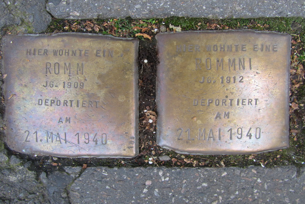 Stumbling Stones Simrockstraße 32