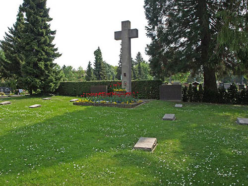 Duitse Oorlogsgraven Bad Langenbrcken #1