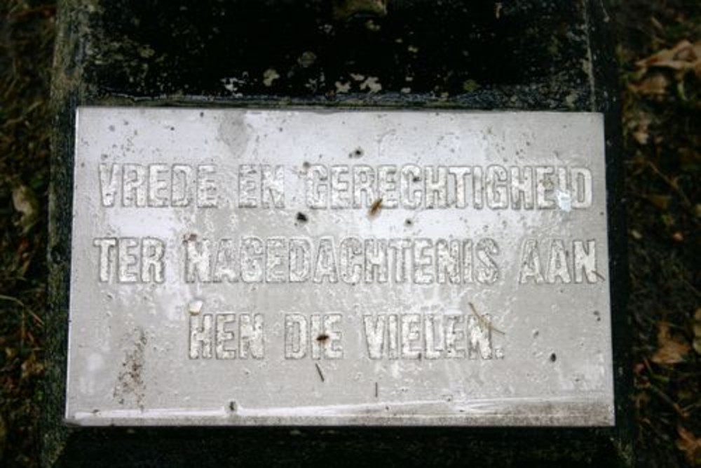 Oorlogsmonument Veenoord #2