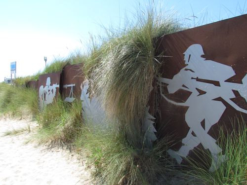 Kunstwerk D-Day Strandopgang Courseulles-sur-Mer #3