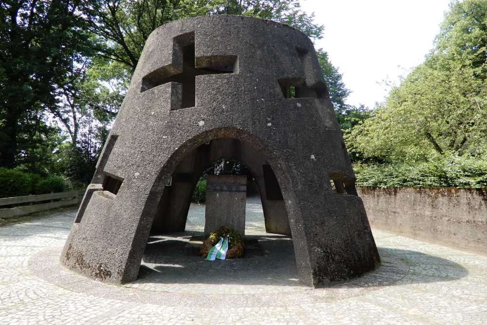 War Memorial Bad Meinberg #2