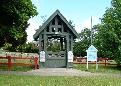 Commonwealth War Grave St Saviour Anglican Cemetery #1