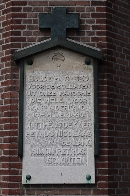 Oorlogsmonument Rooms-Katholieke Kerk #2