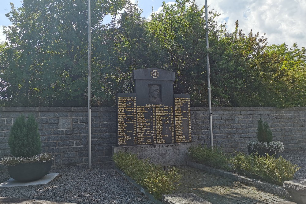 War Memorial Frsteneck