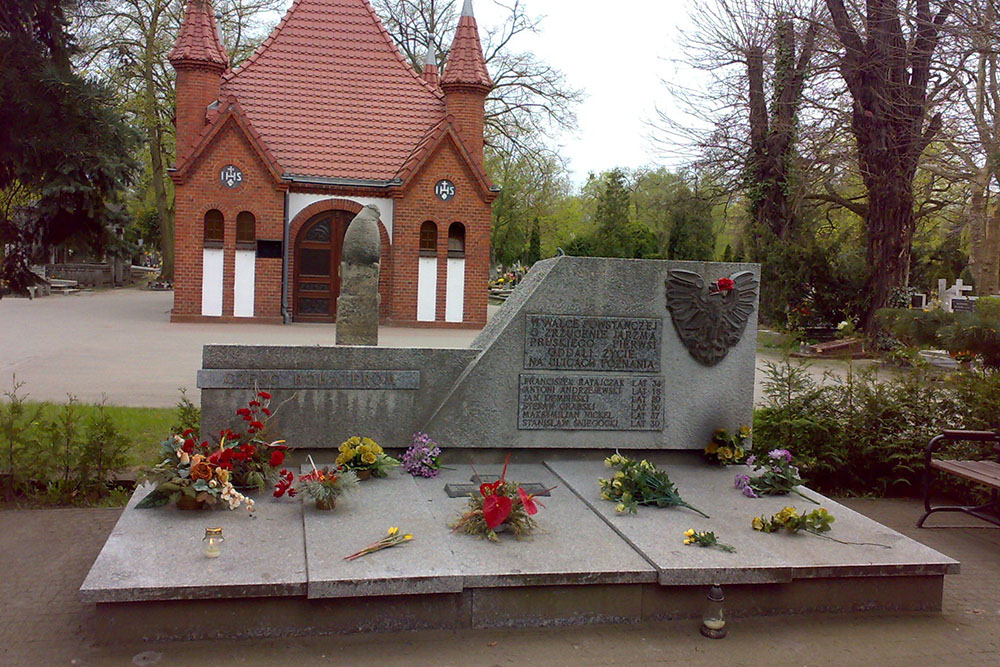 Grave Memorial 1918-1919 #1
