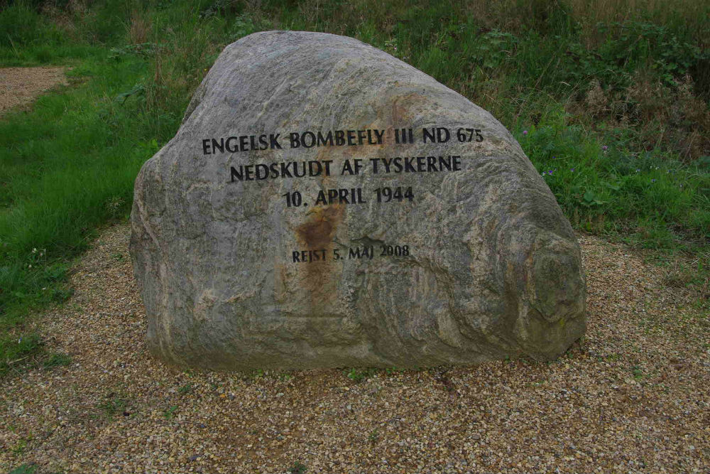 Monument Lancaster III ND675 #2