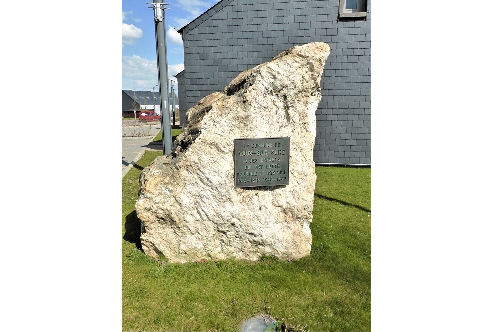 Oorlogsmonument Vaux-sur-Sre #1