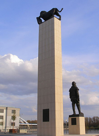 Monument Milan Stefanik