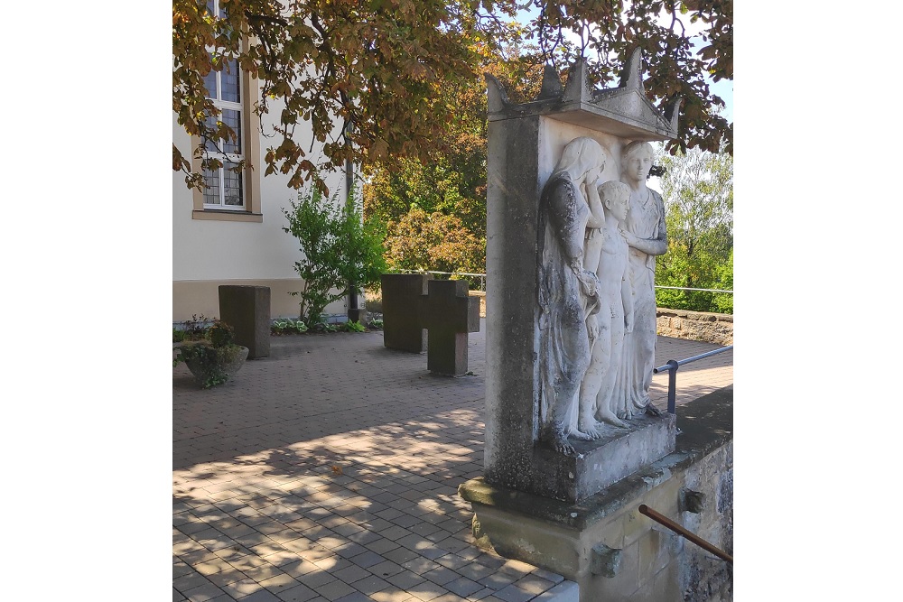 War Memorial Lwenstein