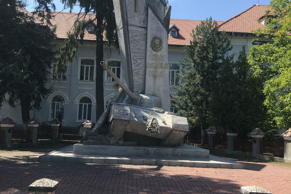 Tankmonument Pitesti