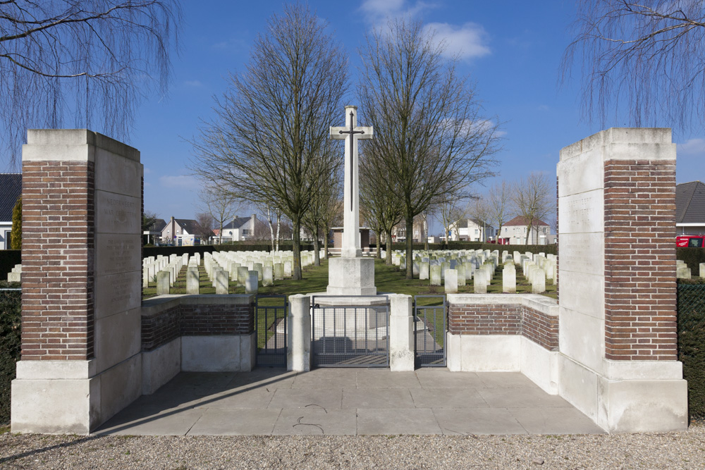 Commonwealth War Cemetery Nederweert #1