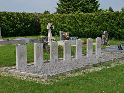 Oorlogsgraven van het Gemenebest Gemeentelijke Begraafplaats Souain-Perthes-ls-Hurlus