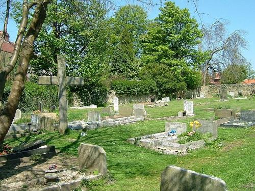 Oorlogsgraven van het Gemenebest St Oswald's R.C. Churchyard