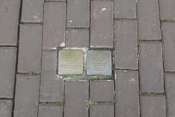 Stumbling Stones Am Markt 6 #1