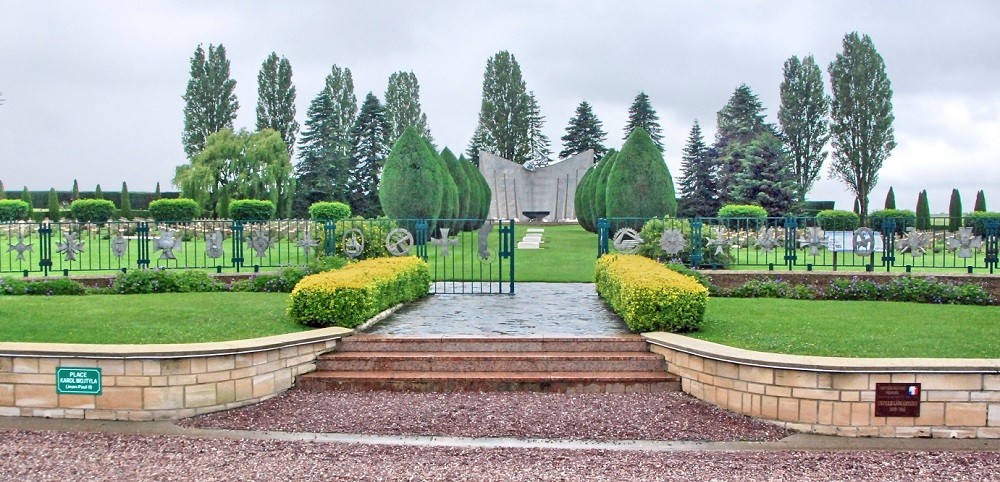 Polish War Cemetery Langannerie #2