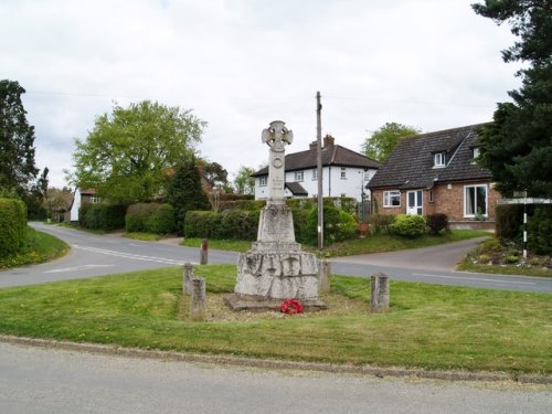 Oorlogsmonument Hempnall #1