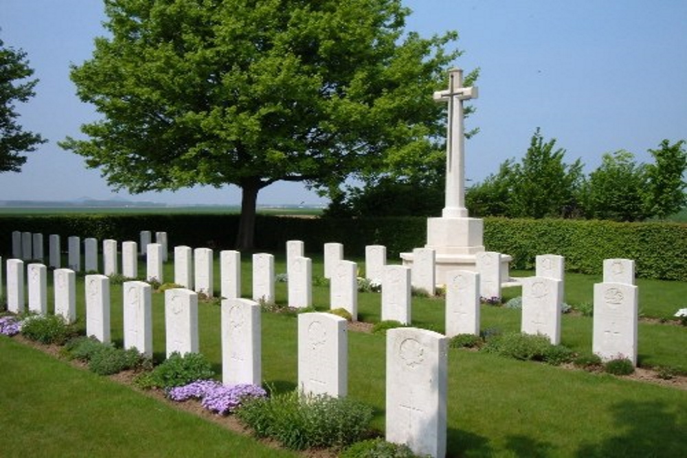 Commonwealth War Cemetery Beehive
