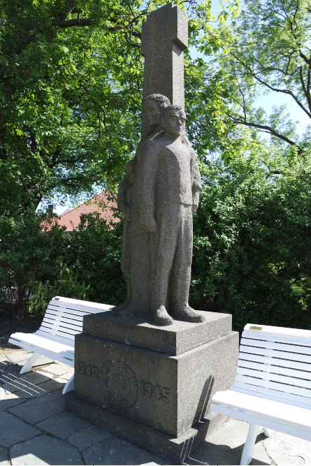 War Memorial Larvik #2