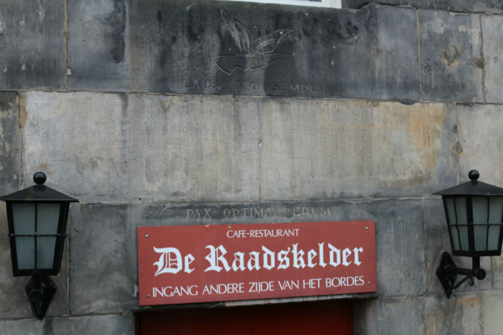 Remaines Inscription Neville Chamberlain Old City Hall Den Bosch #1