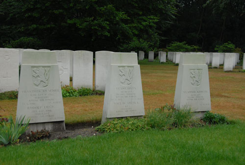 Commonwealth War Cemetery Jonkerbos #2