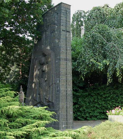 War Memorial Frimmersdorf #1