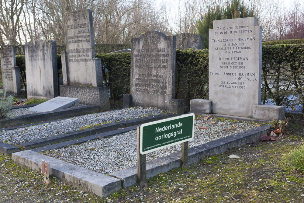 Dutch War Grave Municipal Cemetery Ter Aar #3