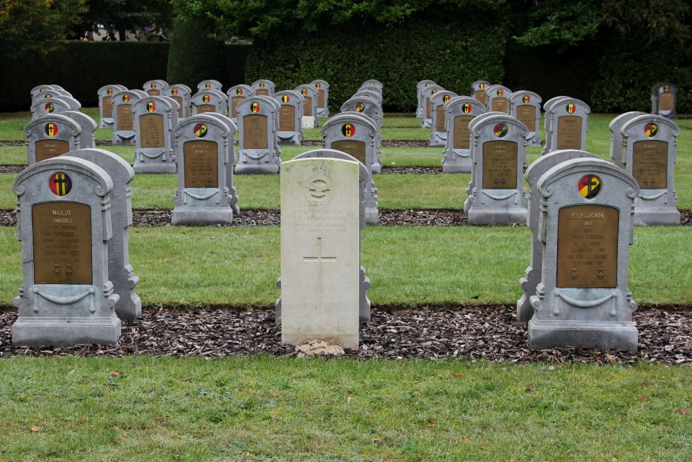 Commonwealth War Graves Bruges Central Cemetery #4