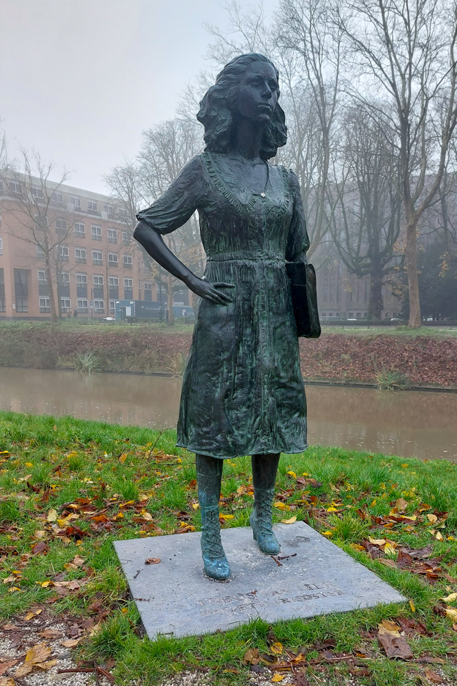 Monument Truus van Lier #4