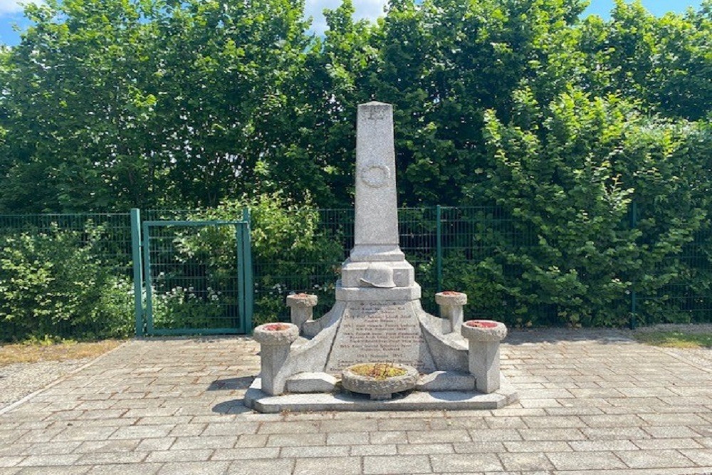 Memorial World War 1 and 2