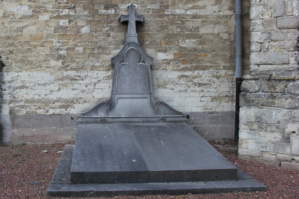 Belgian War Graves Sint-Pieters-Leeuw Churchyard