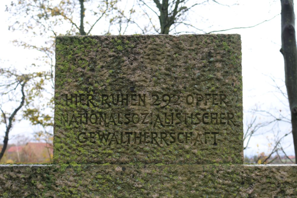 Ehrenfriedhof Bierde #3