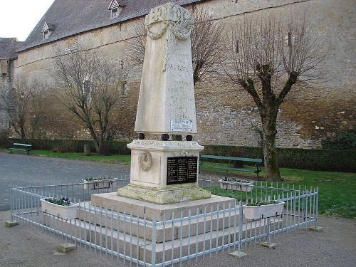 Oorlogsmonument Saint-Chartier #1