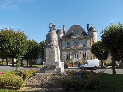 War Memorial Nesles-la-Valle #1